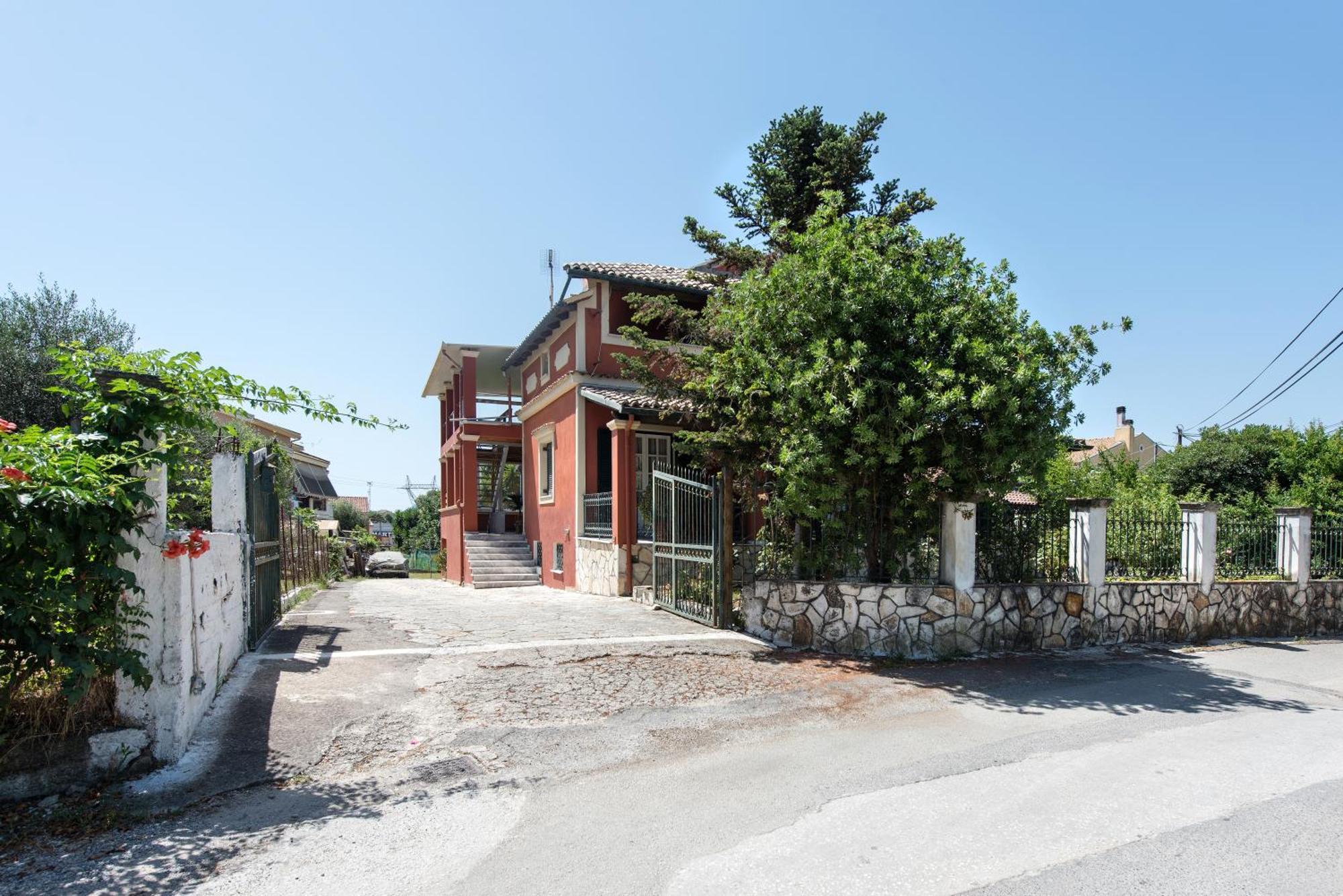 The Roof Family Apartment Alepou Экстерьер фото