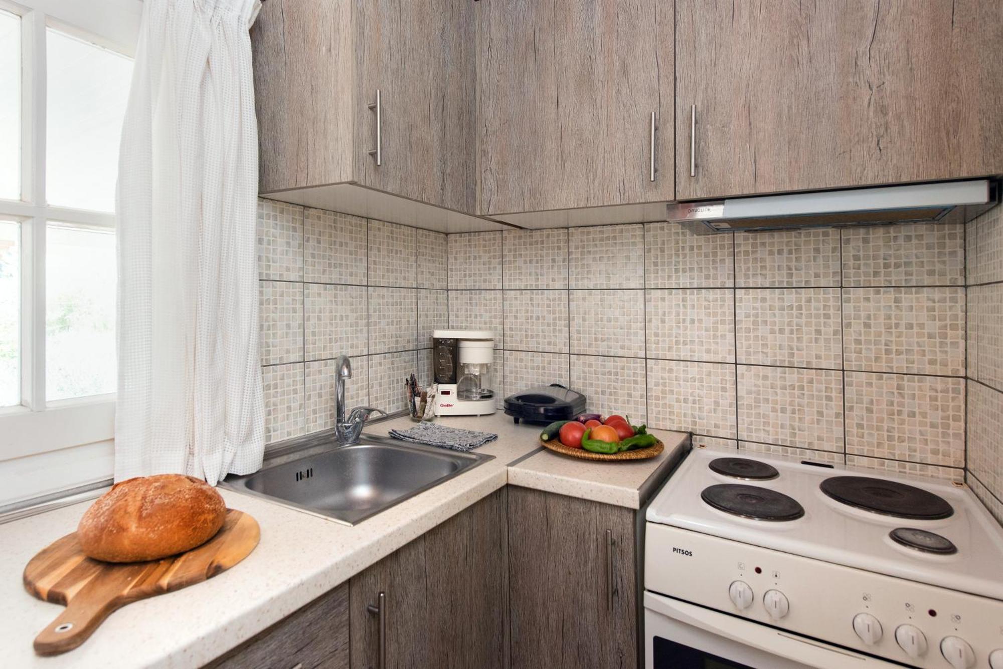 The Roof Family Apartment Alepou Экстерьер фото